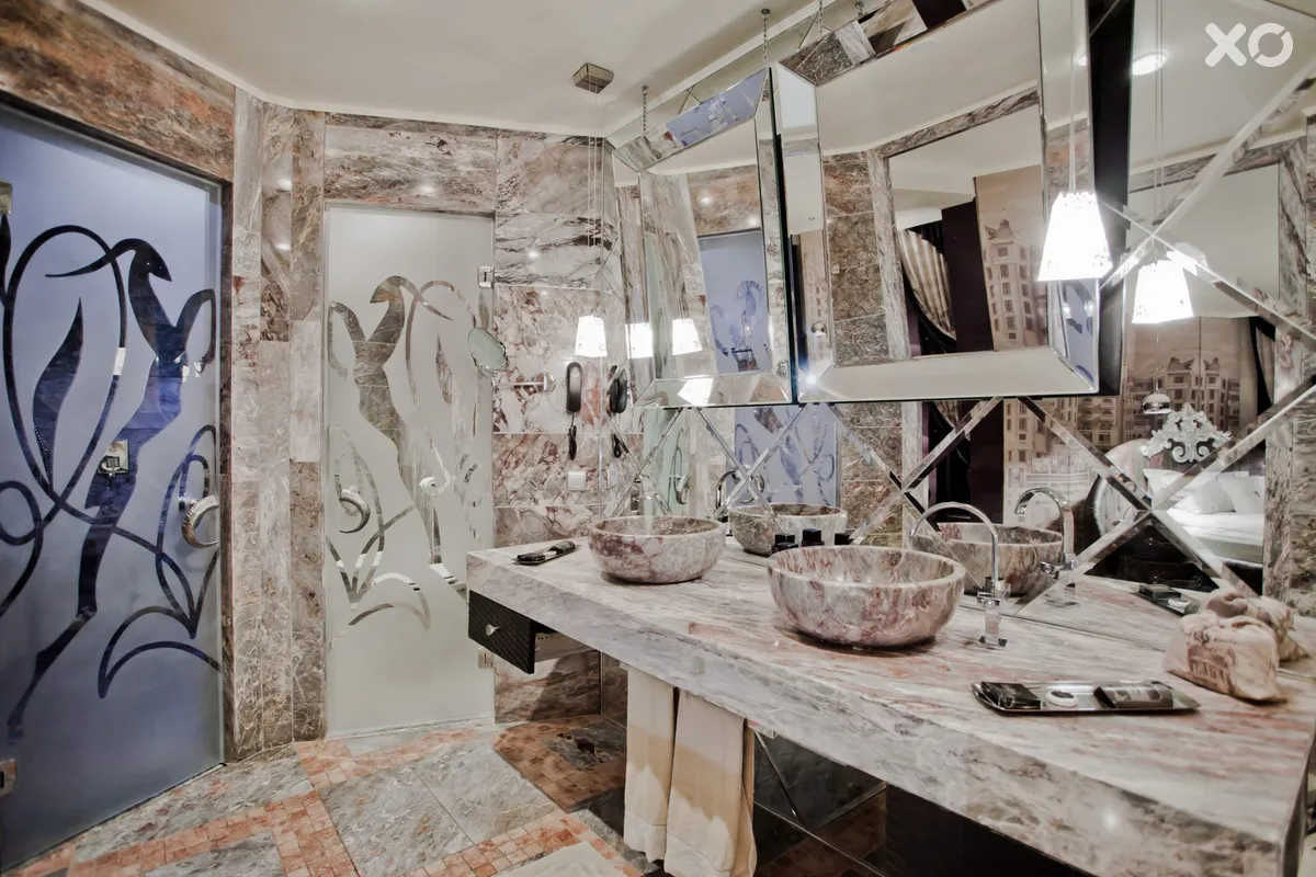 Royal Castle Design & Spa