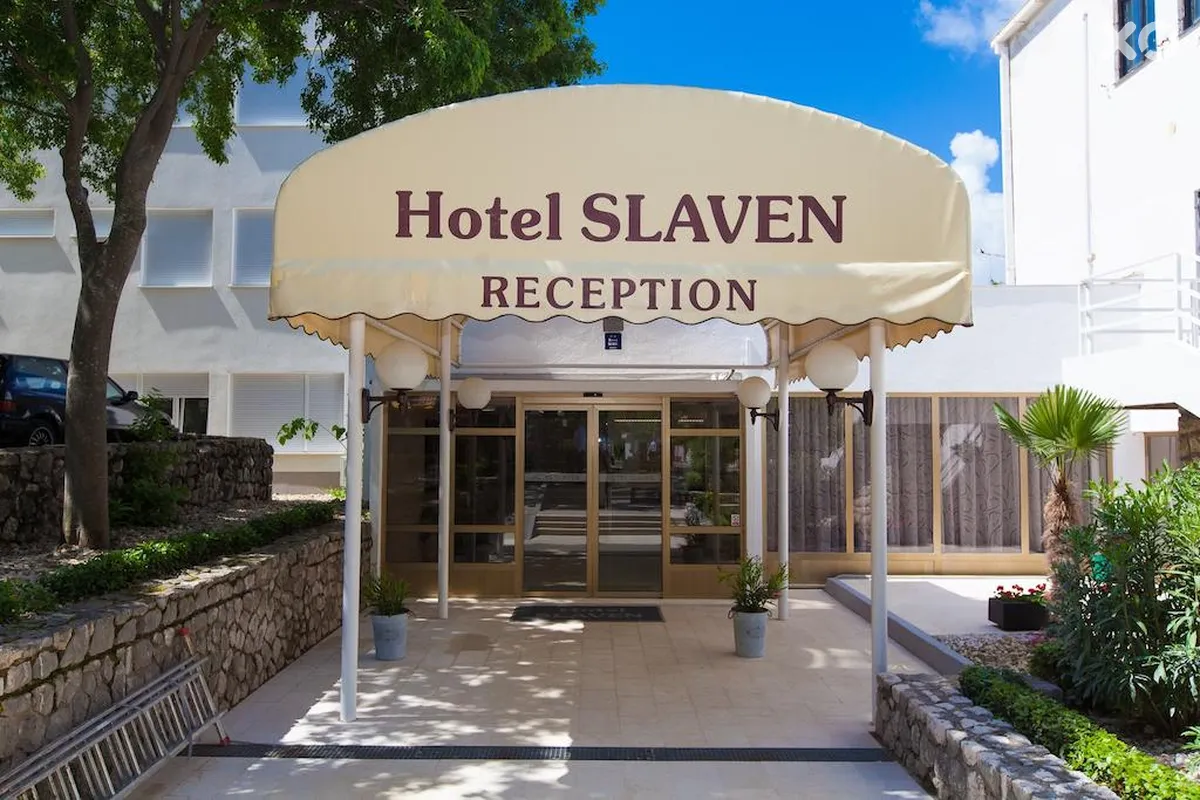 Slaven Hotel & Pavillions