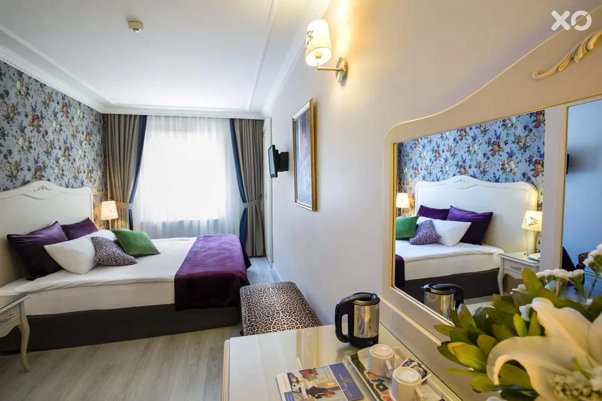 Raymond Hotel