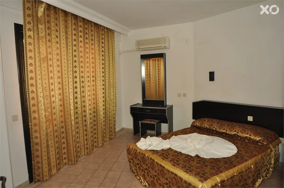 Gold Twins Family Beach Hotel