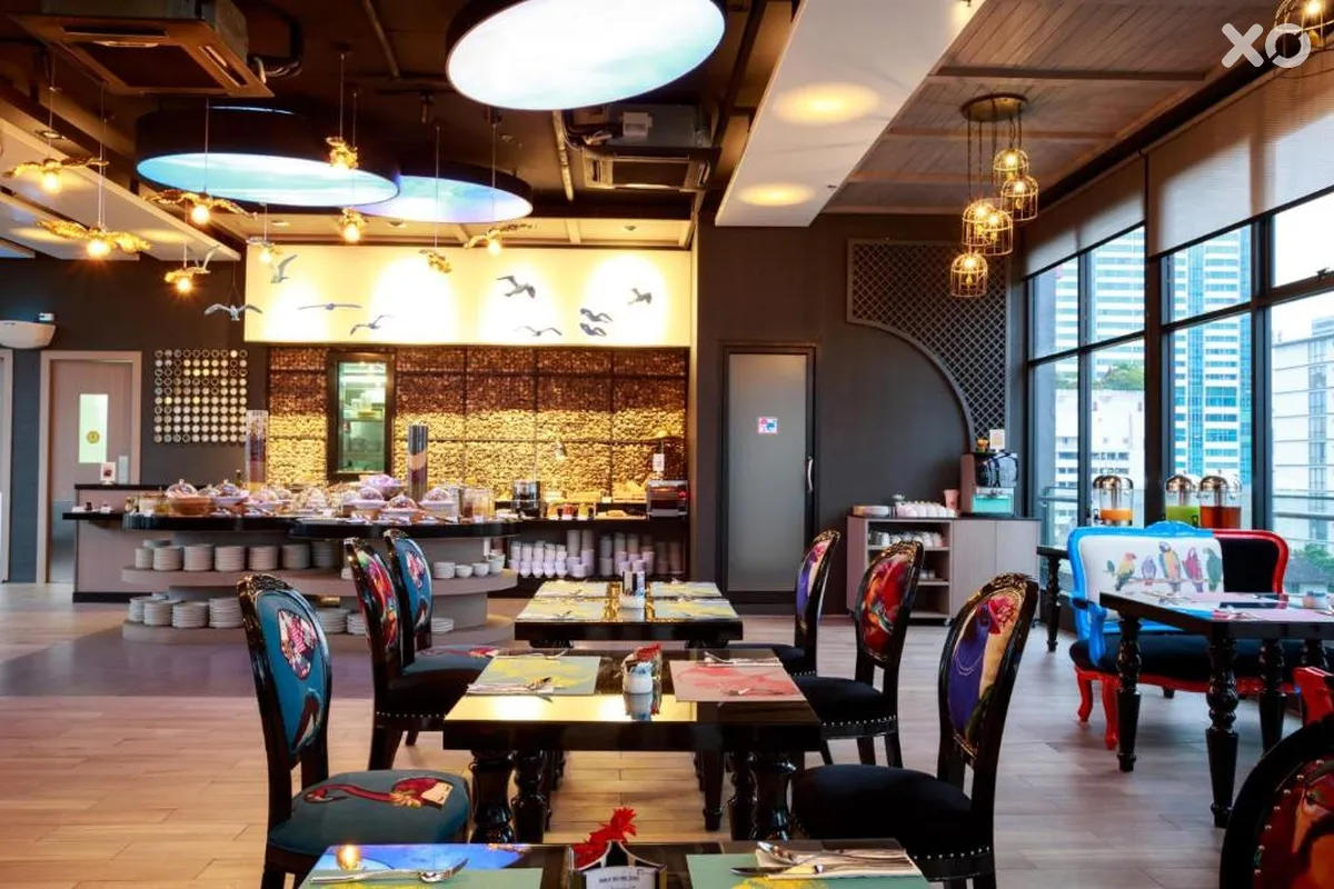 Clover Asoke Hotel