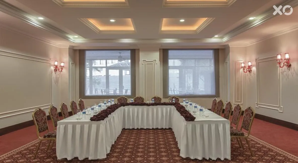 Delphin Palace