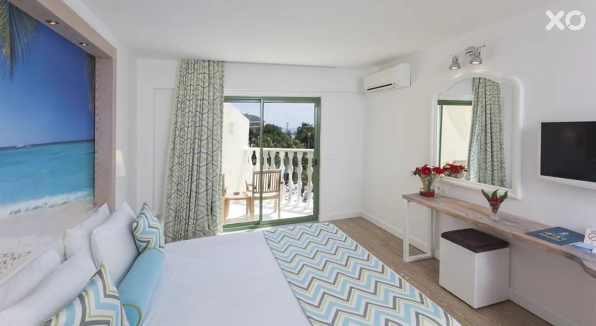 Iz Flower Side Beach Hotel