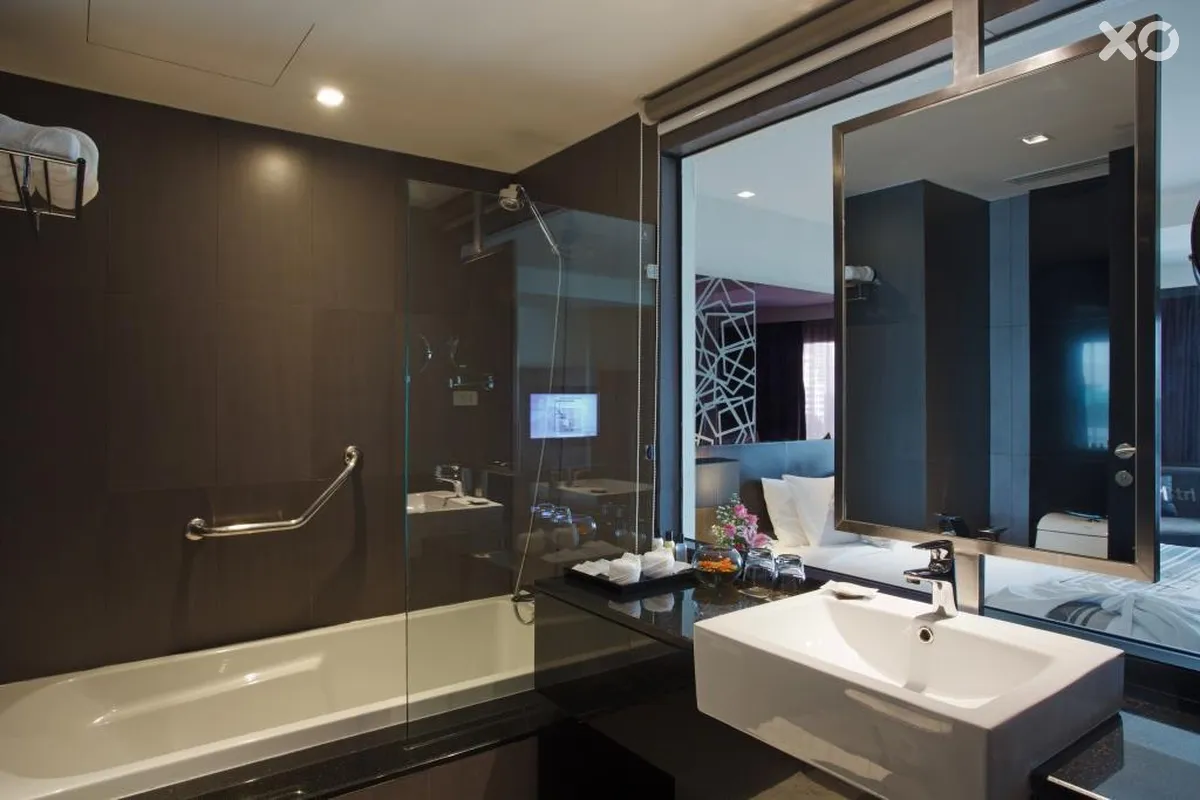 Golden Tulip Mandison Suites
