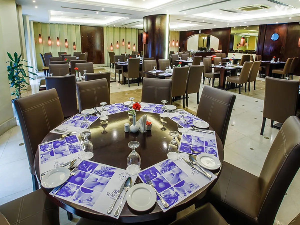 Landmark Summit Hotel
