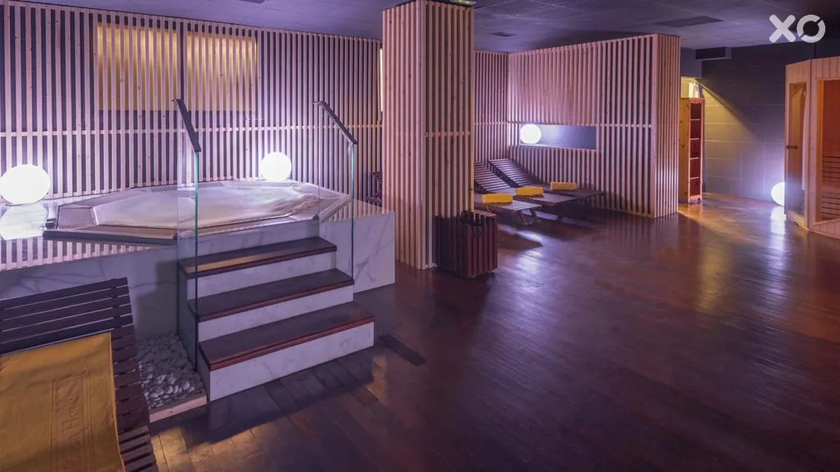 Monica Hotel