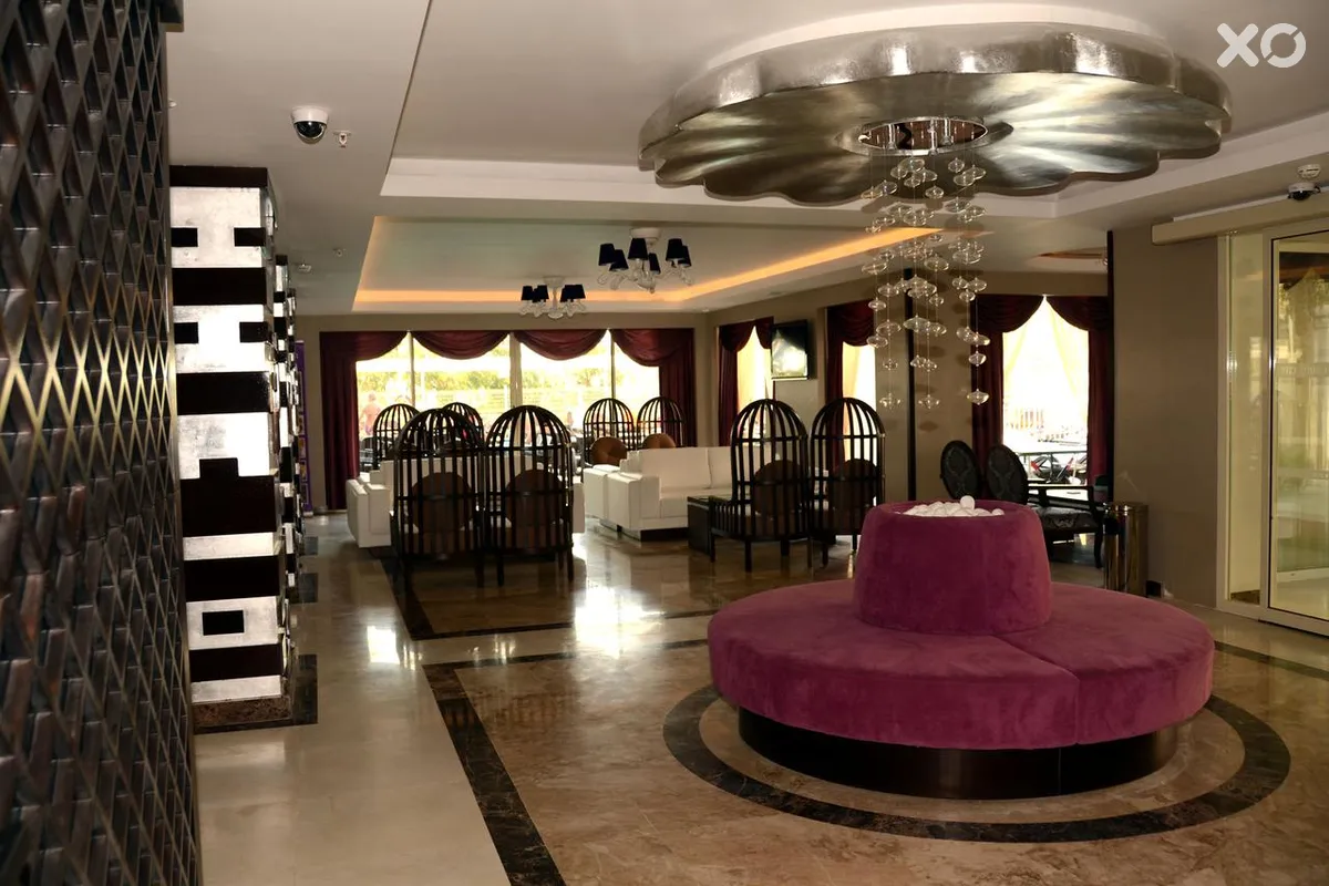 Adella Side Hotel