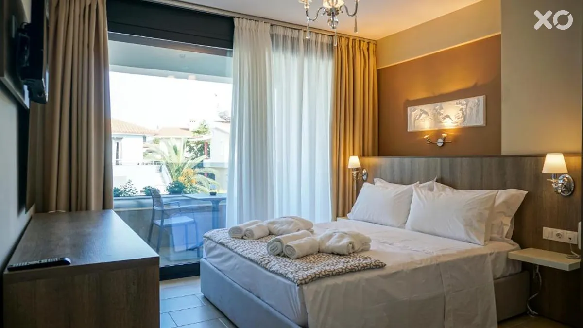 Agnes Deluxe Hotel