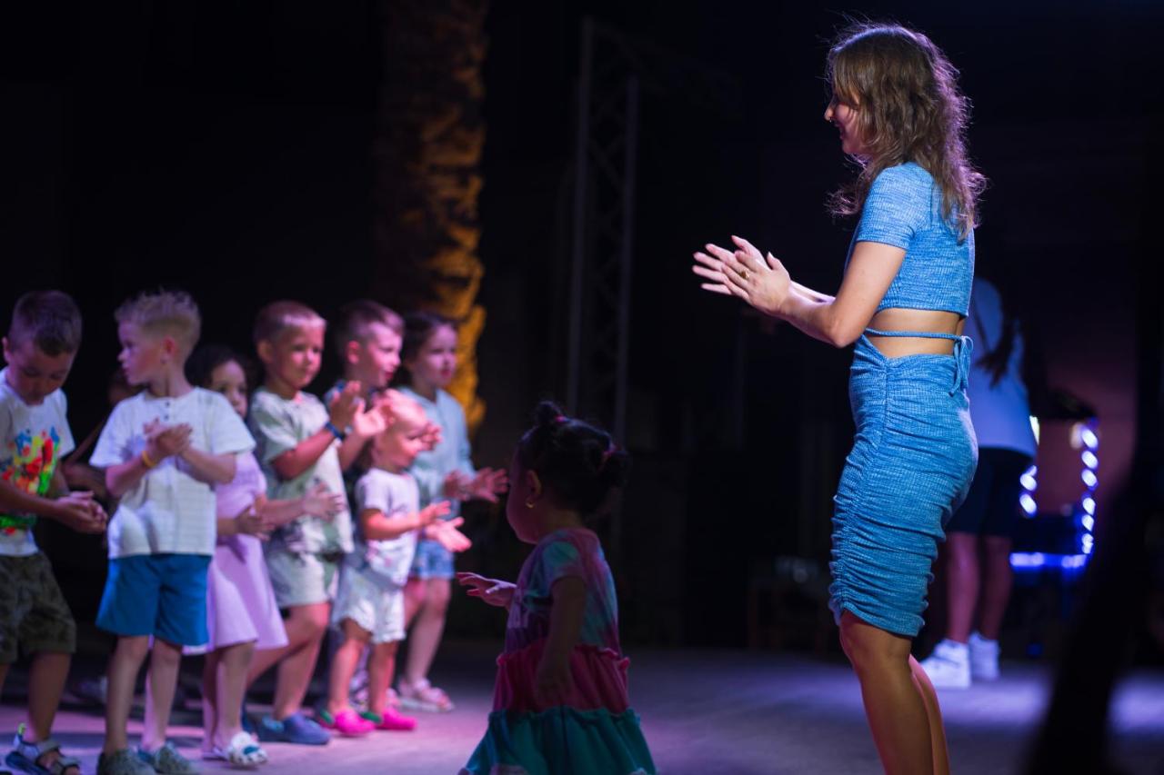 Sunny Days Mirette Family Apartments & Resort