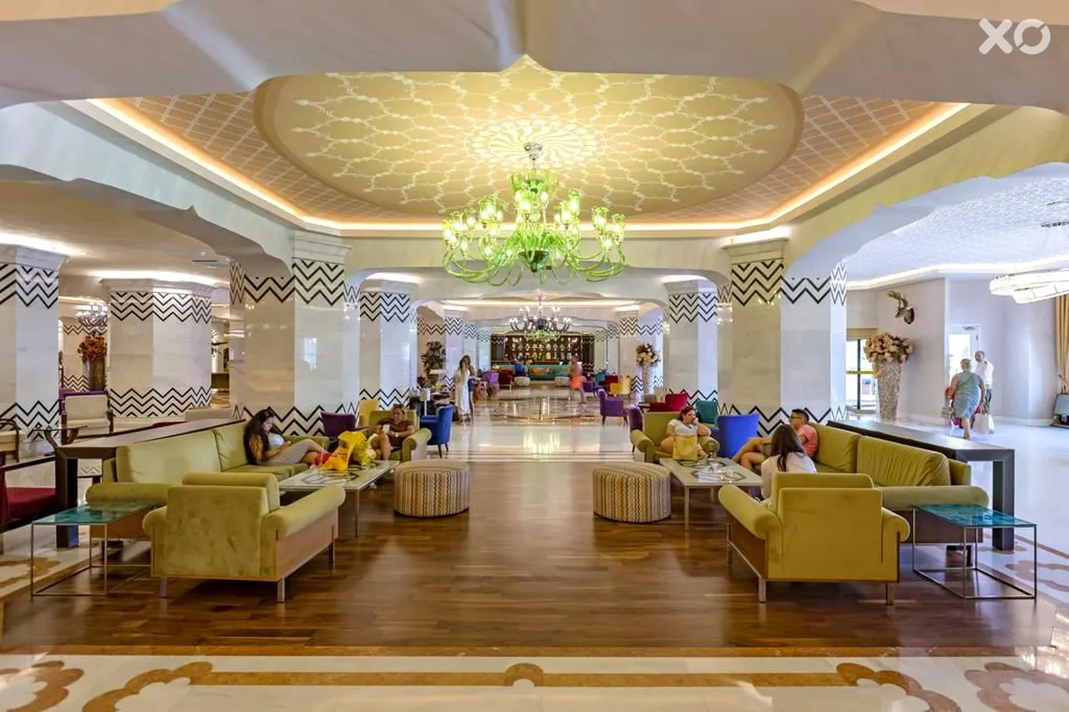 Royal Taj Mahal Hotel