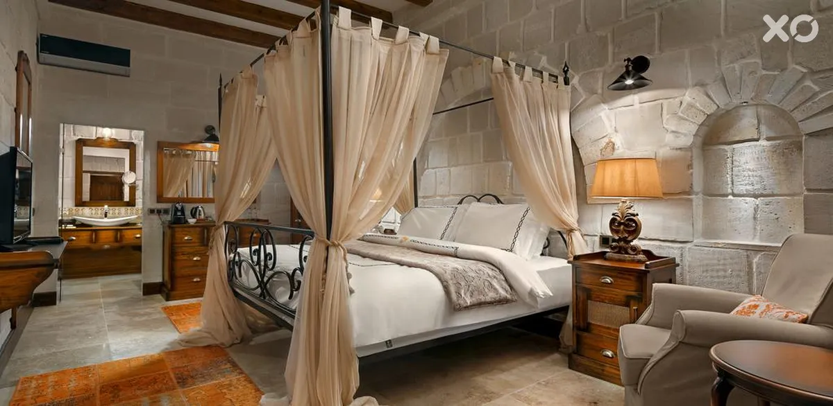 Seraphim Cave Hotel