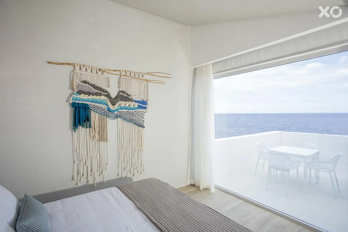 White Exclusive Suites & Villas