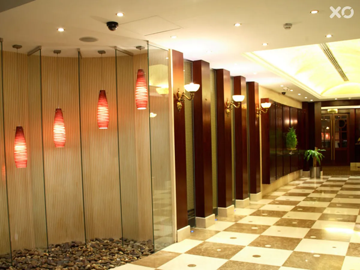 Landmark Summit Hotel