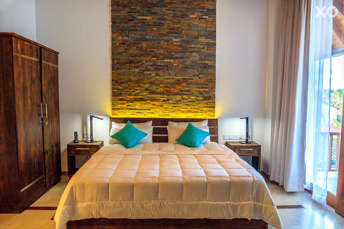 R Degrees Hotel