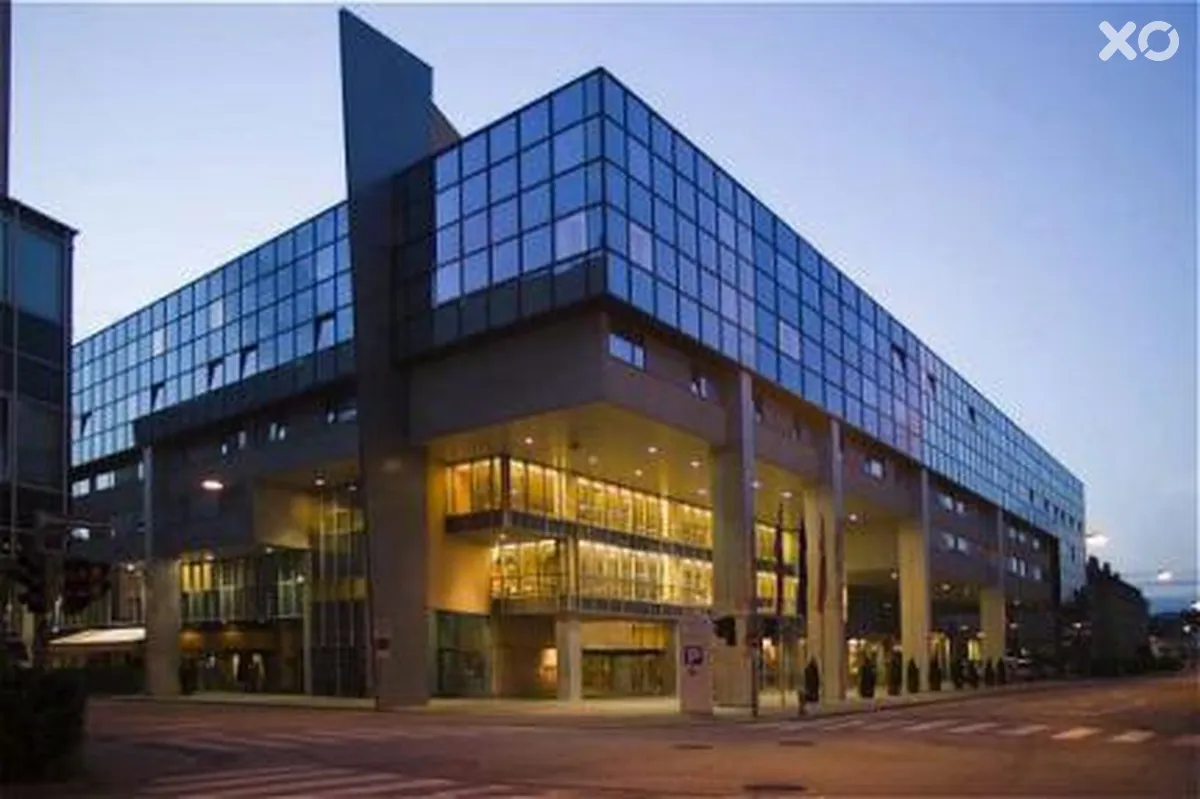 Radisson Blu Hotel & Conference Center ( ех. Renaissance Salzburg Hotel Congress Center)