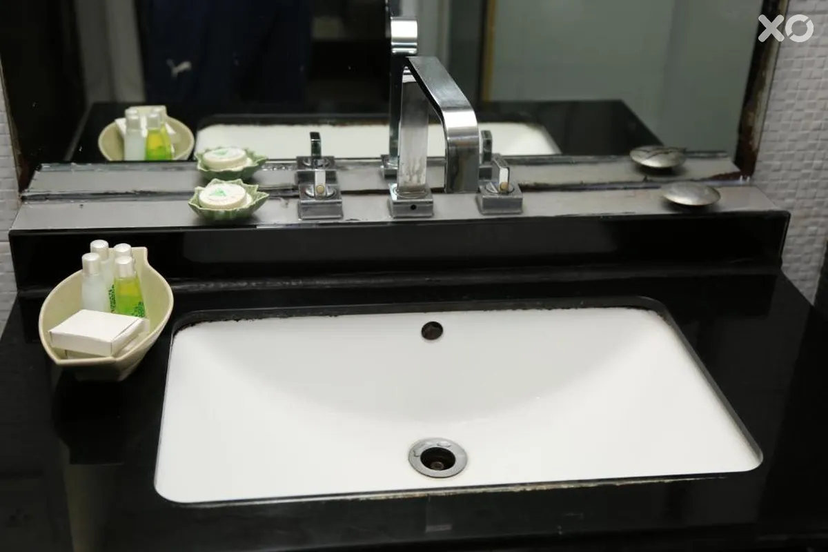 Boss Suites Nana Hotel