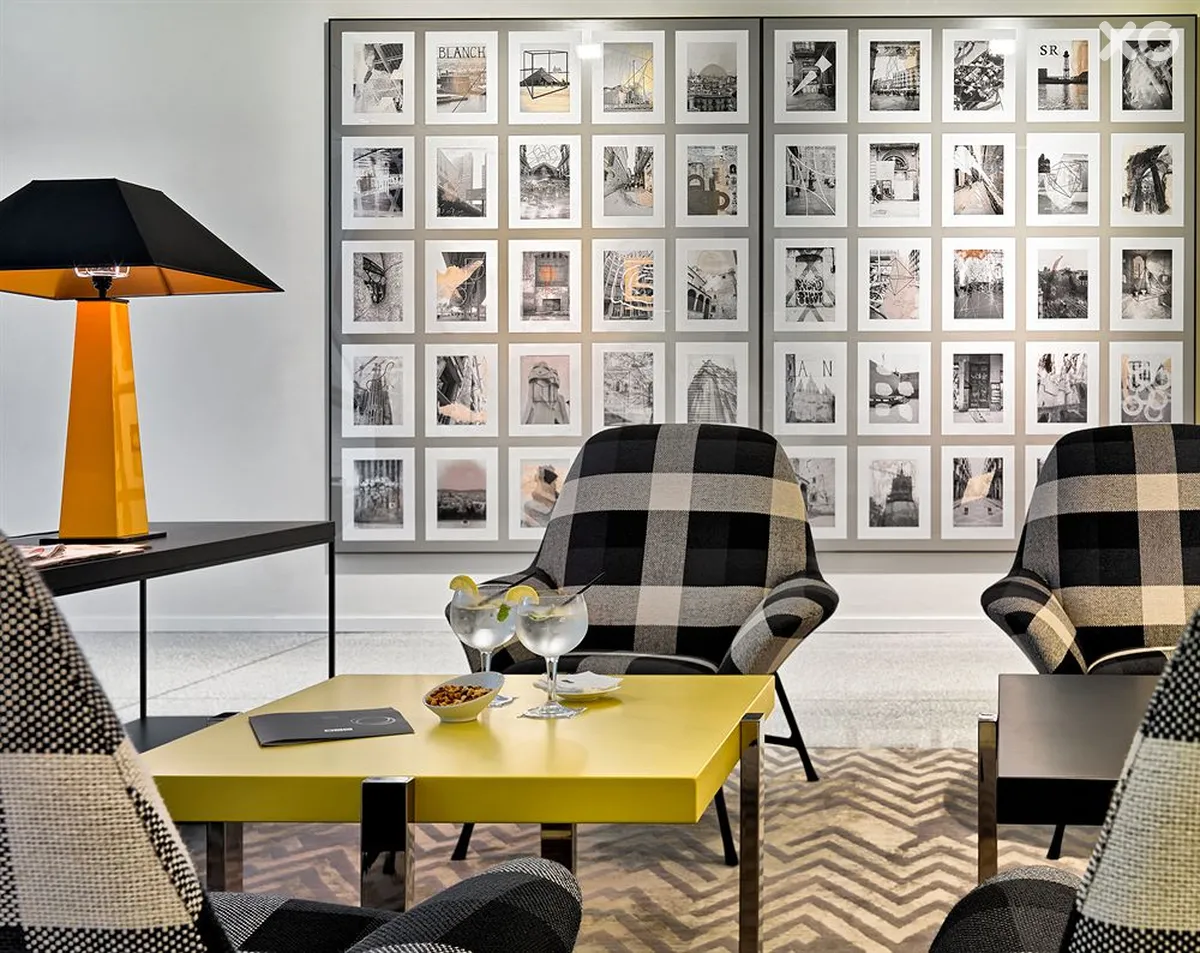H10 Art Gallery