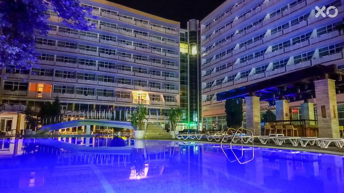 Grand Hotel Nirvana