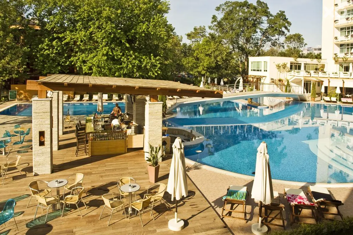Grand Hotel Nirvana