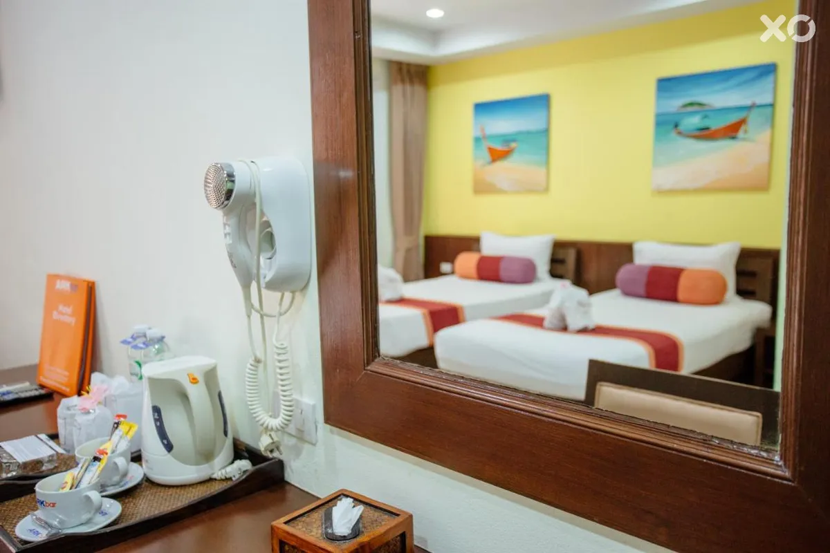 Ark Bar Beach Resort