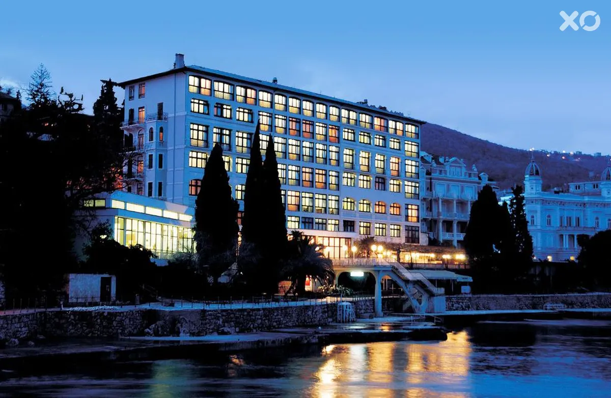 Kristal Hotel