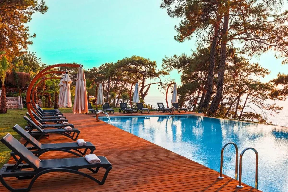 Lov Faralya Beach & Nature Retreat