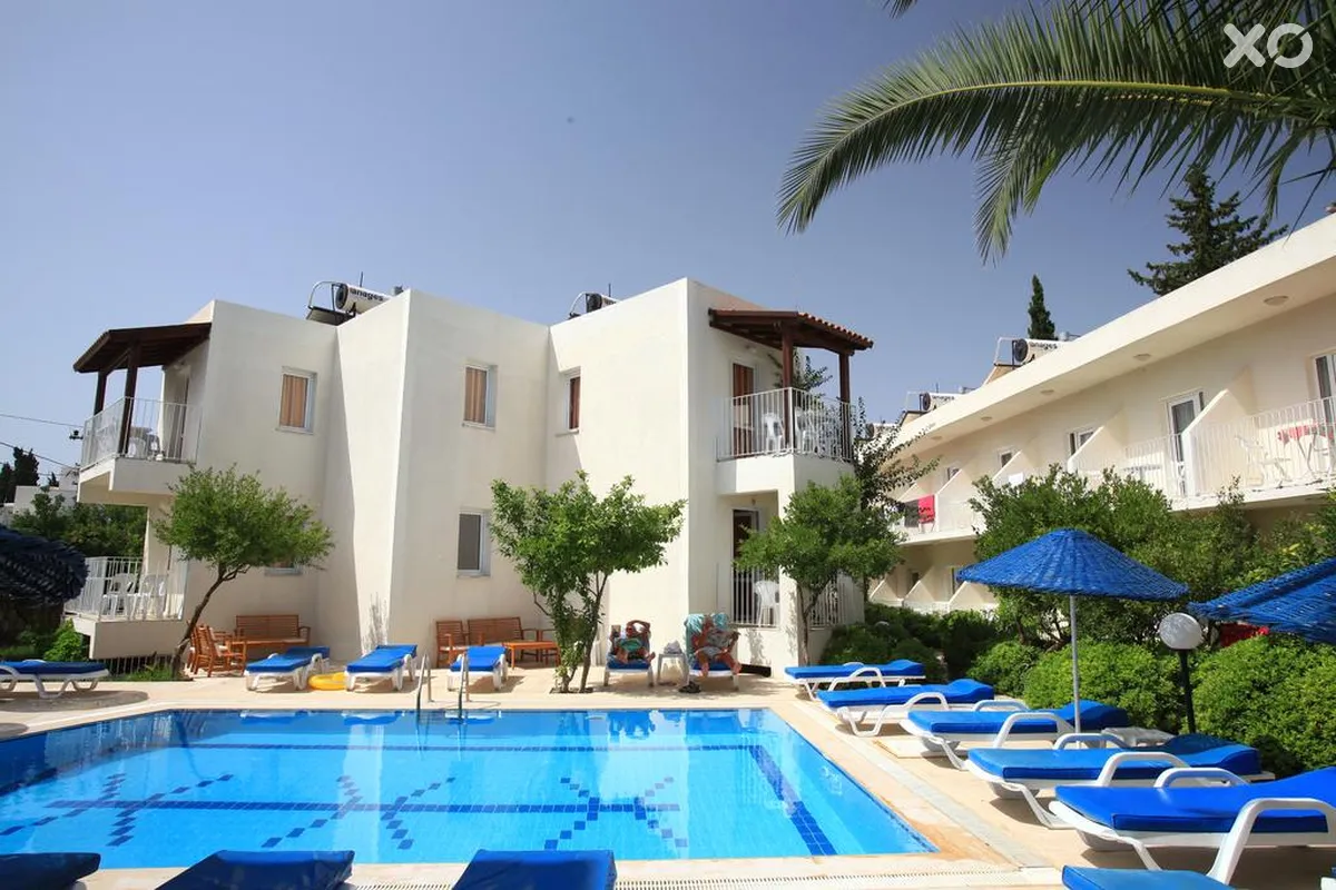 Summer Garden Suites & Beach Hotel