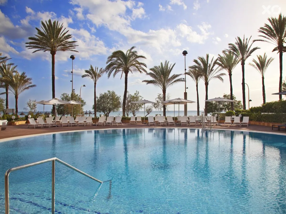 HM Tropical Hotel