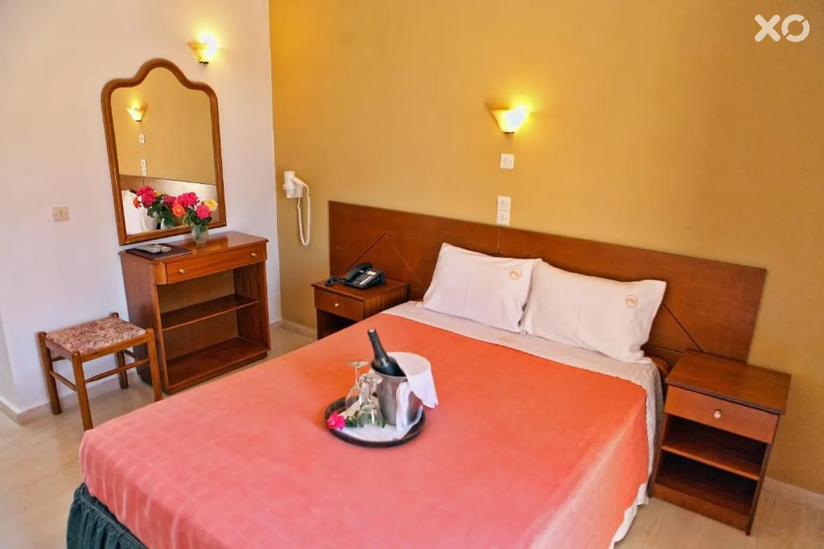 Pasiphae Hotel