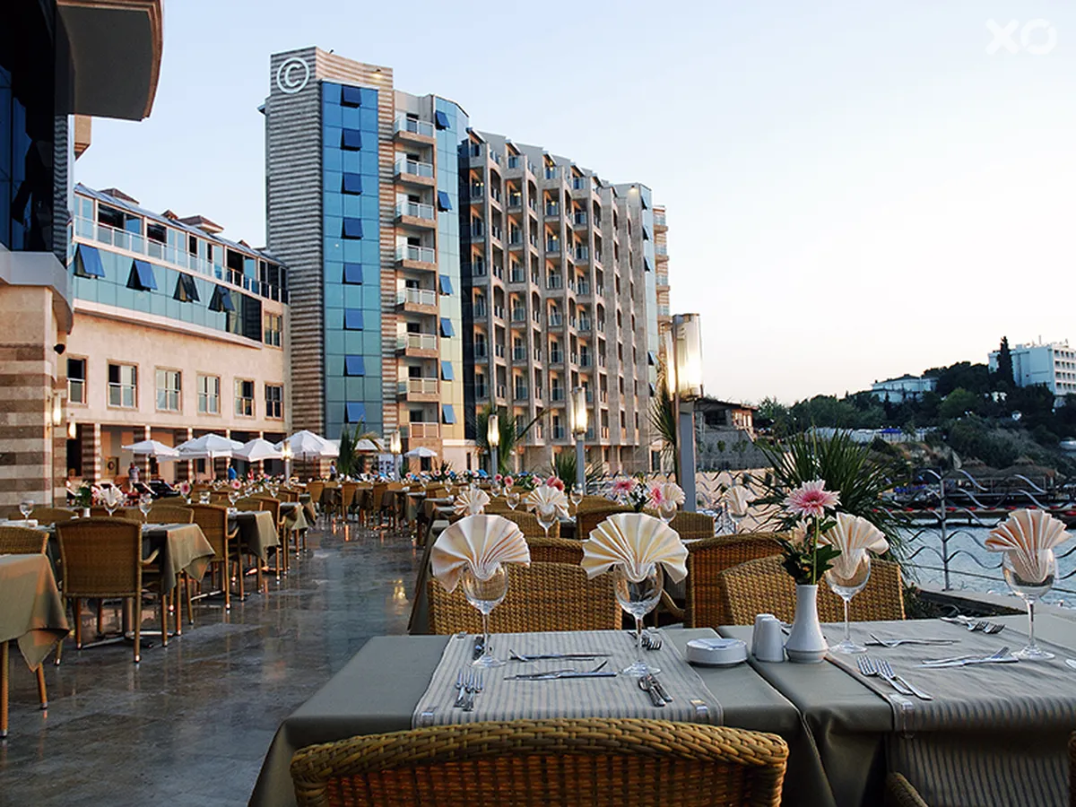 Charisma De Luxe Hotel