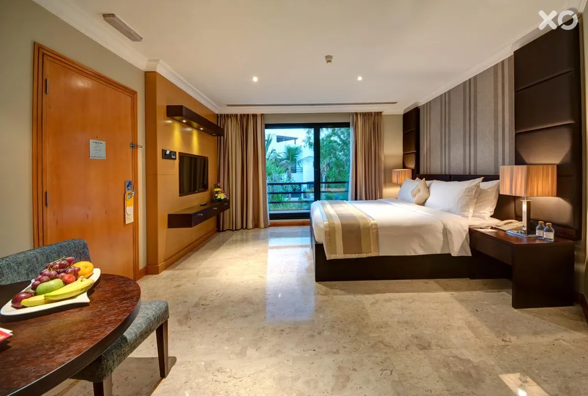 Dubai Marine Beach Resort & Spa