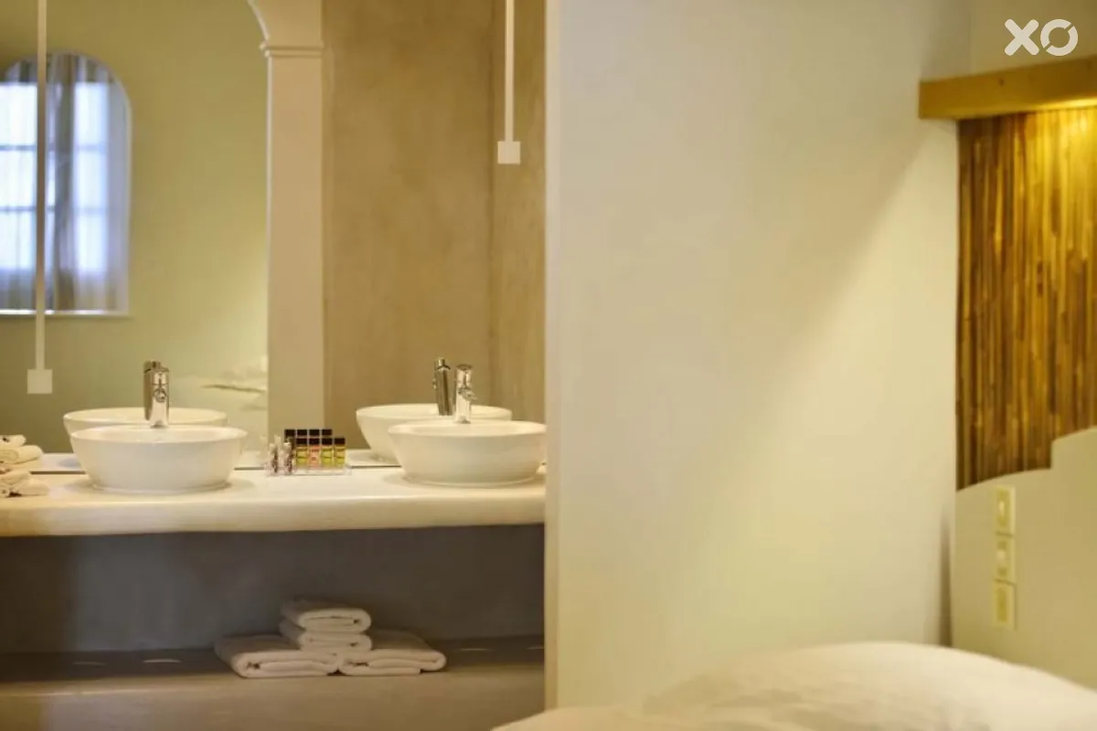 Petinos Hotel