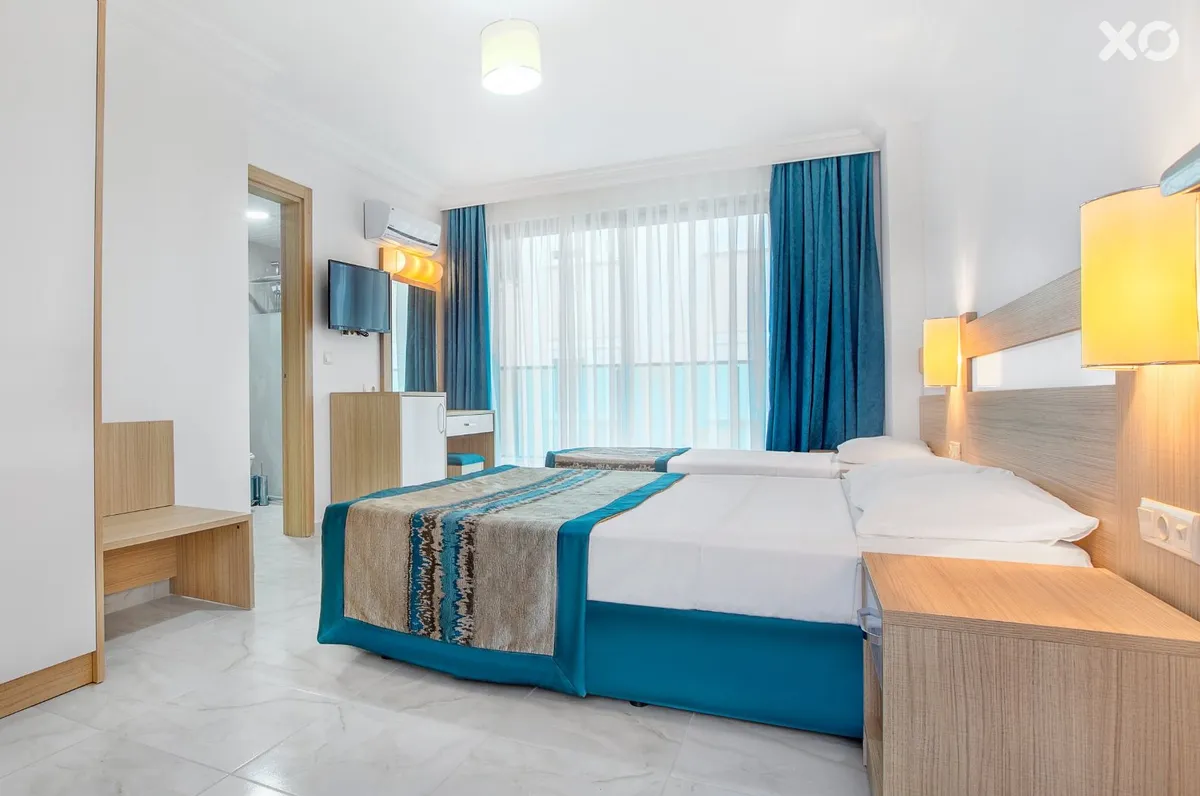 Green Life Hotel