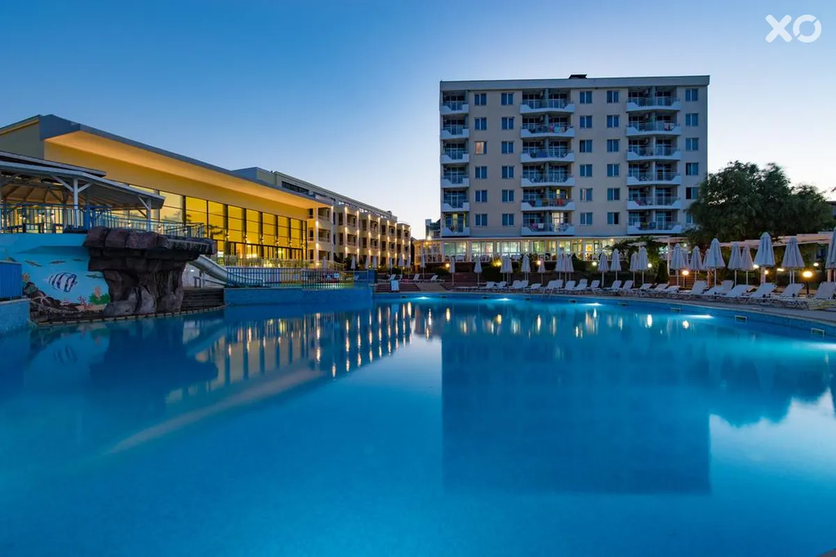 Perla Beach Resort Hotel
