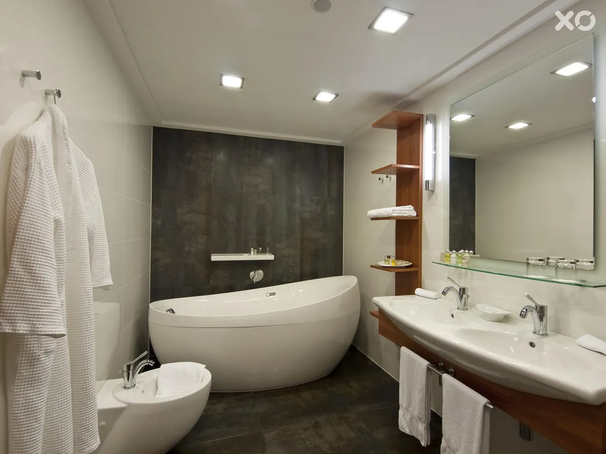 International Hotel