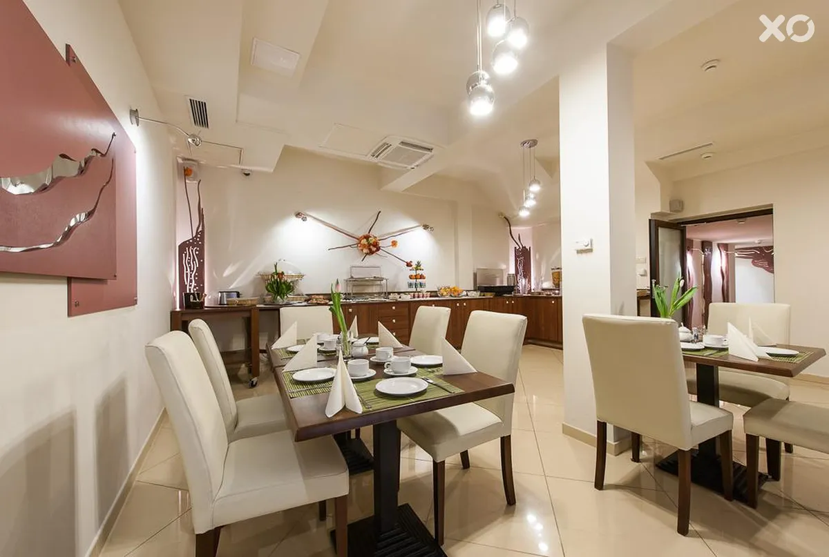 Alexander Hotel
