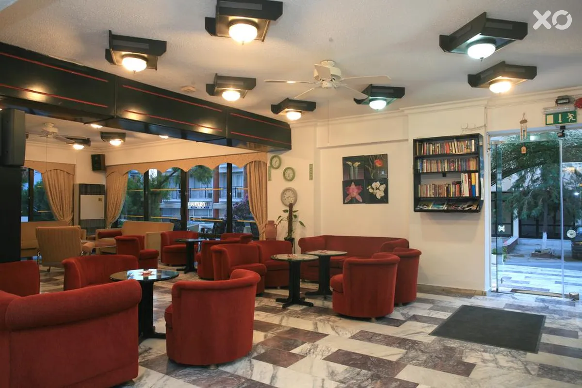 Saturn Hotel