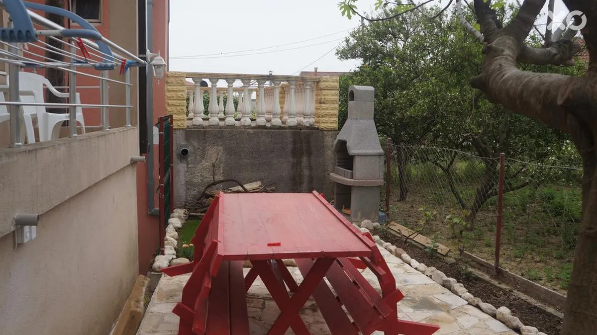 Lora Apartments