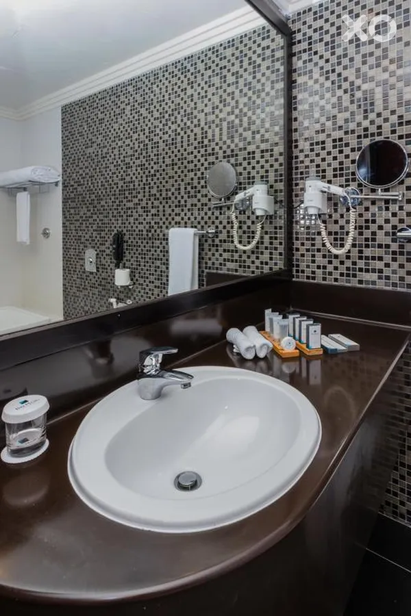 Mangrove Hotel