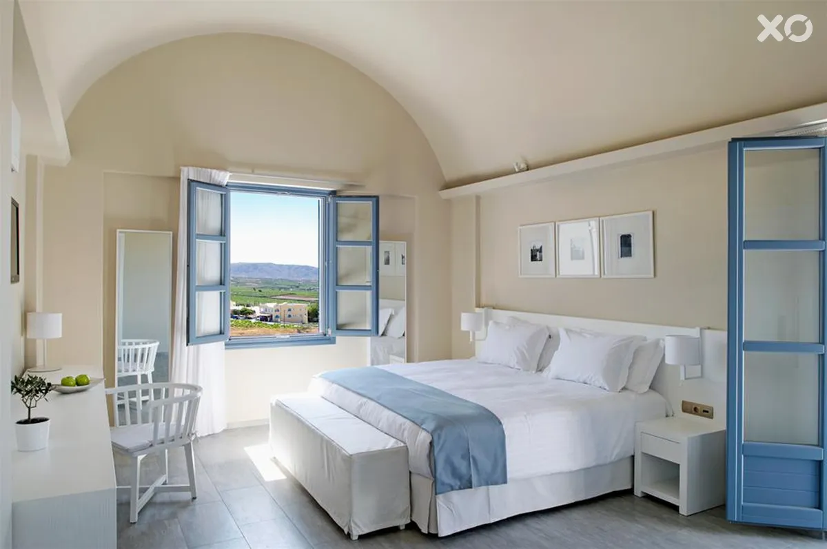 Acroterra Rosa Luxury Suites