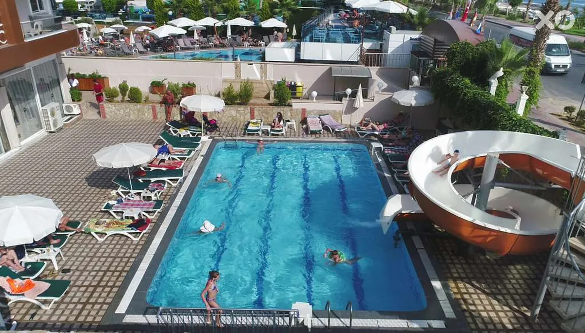 Club Bayar Beach Hotel