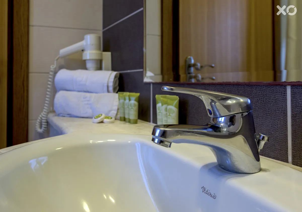 Manousos City Hotel