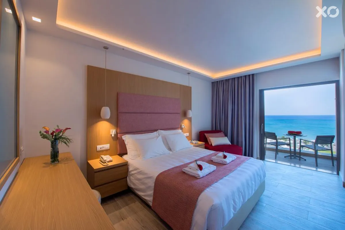 Amada Colossos Resort