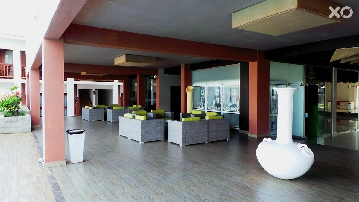 Avenra Beach Hotel