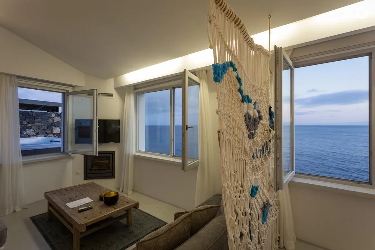 White Exclusive Suites & Villas