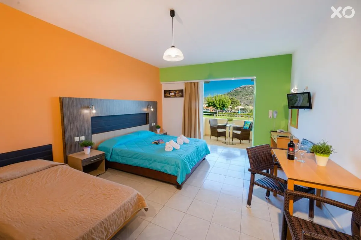 Zoes Hotel Studios