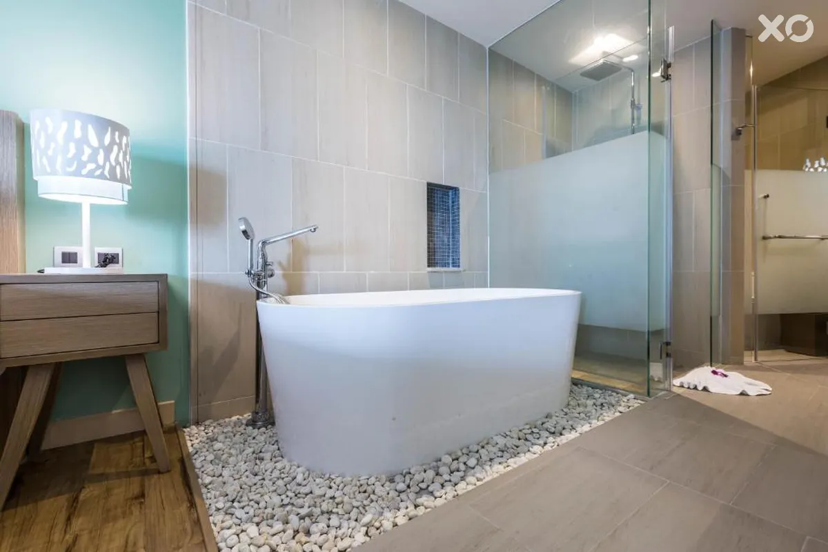 Crest Resort & Pool Villas