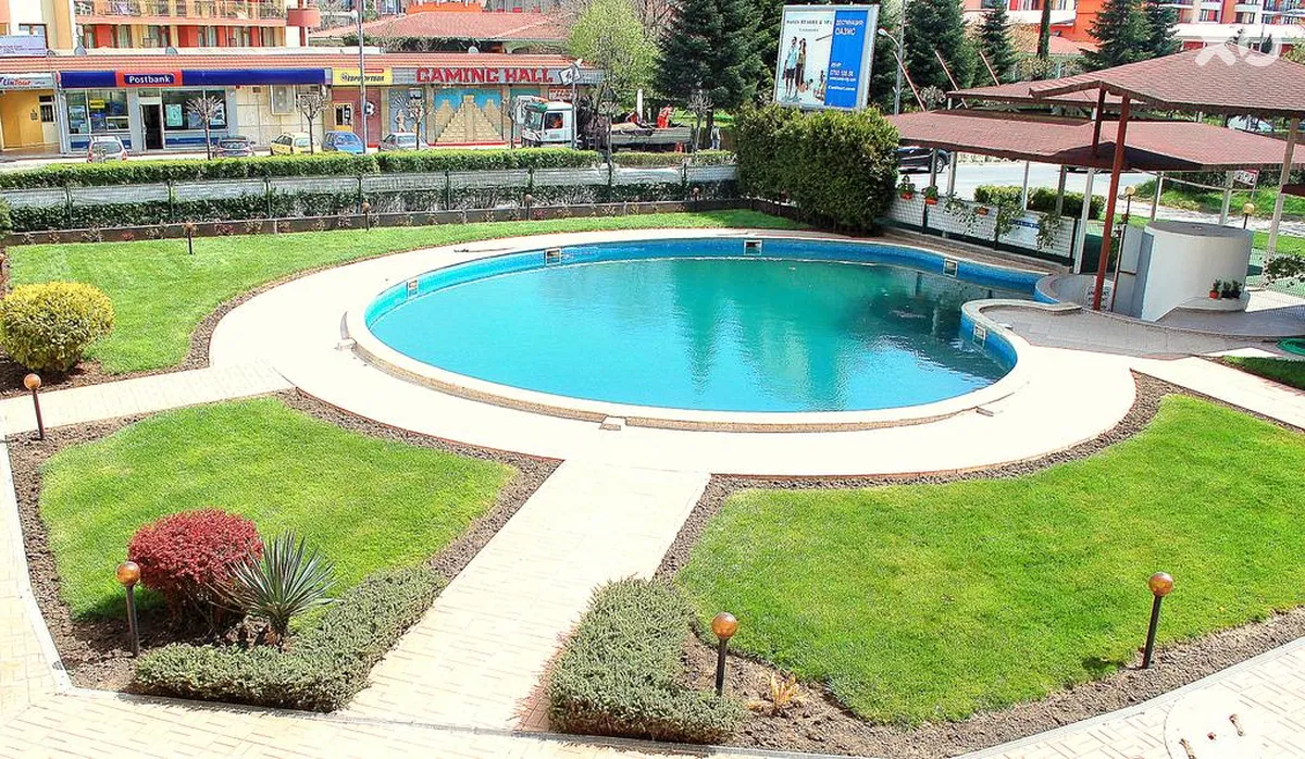 Flores Park Apartments