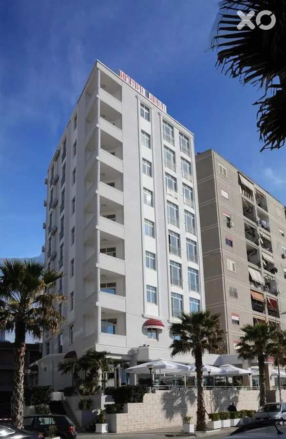 Arvi Hotel