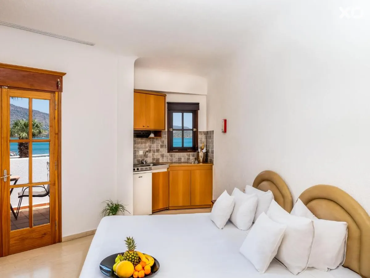 Alikes Suites & Studios